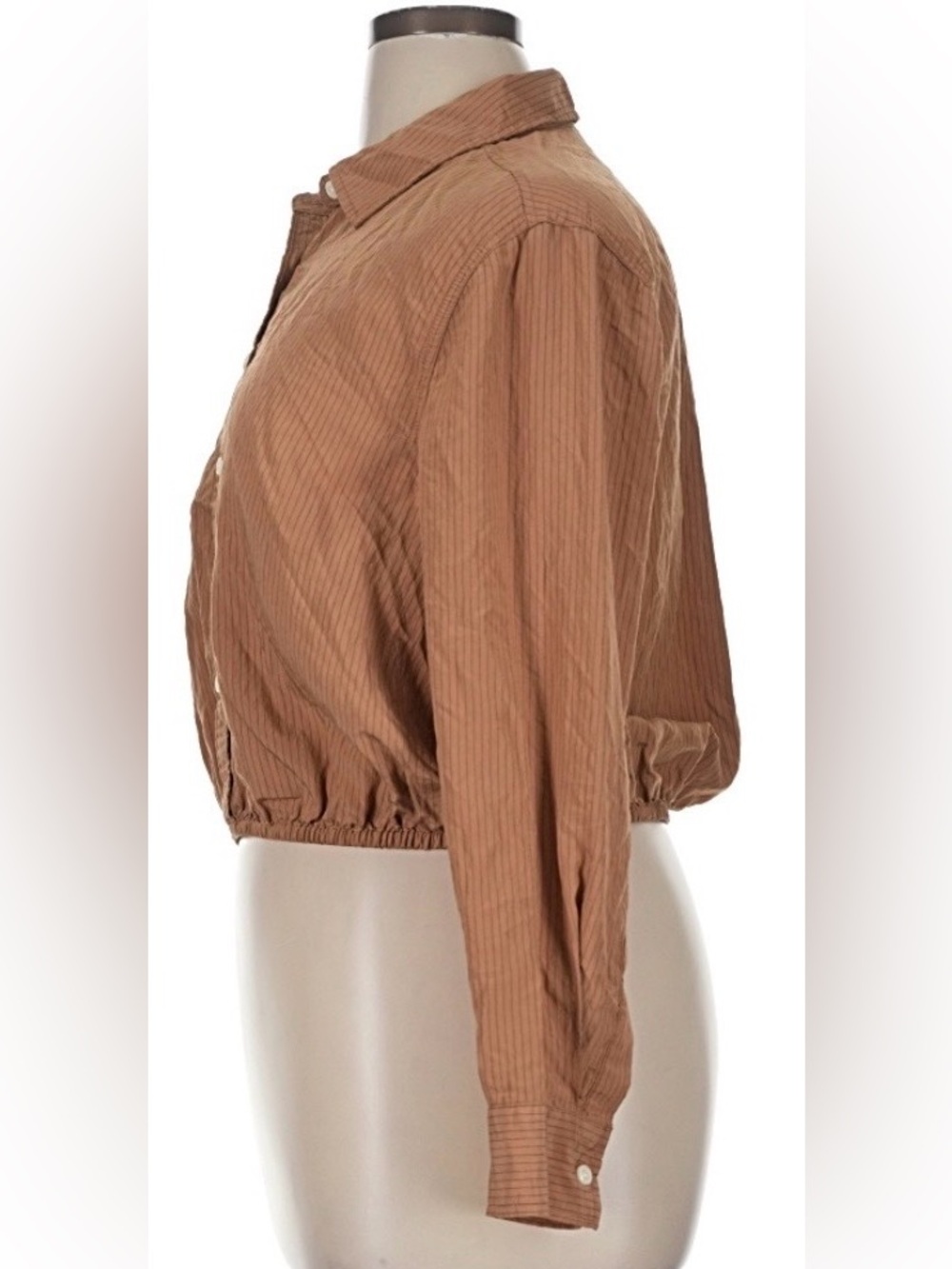 โจ Future Collective ๐ค๐ค Striped Cropped Button-Down Blouse - Picture 4 of 8